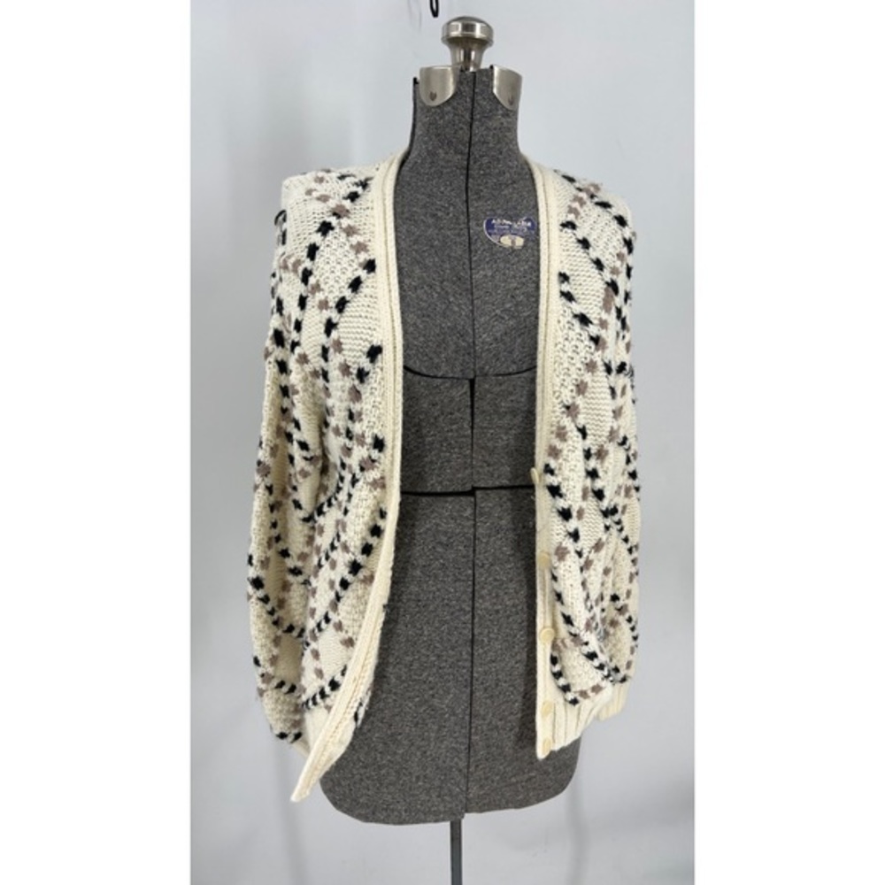 Country suburban, vintage hand knit button front diamond detail cardigan M